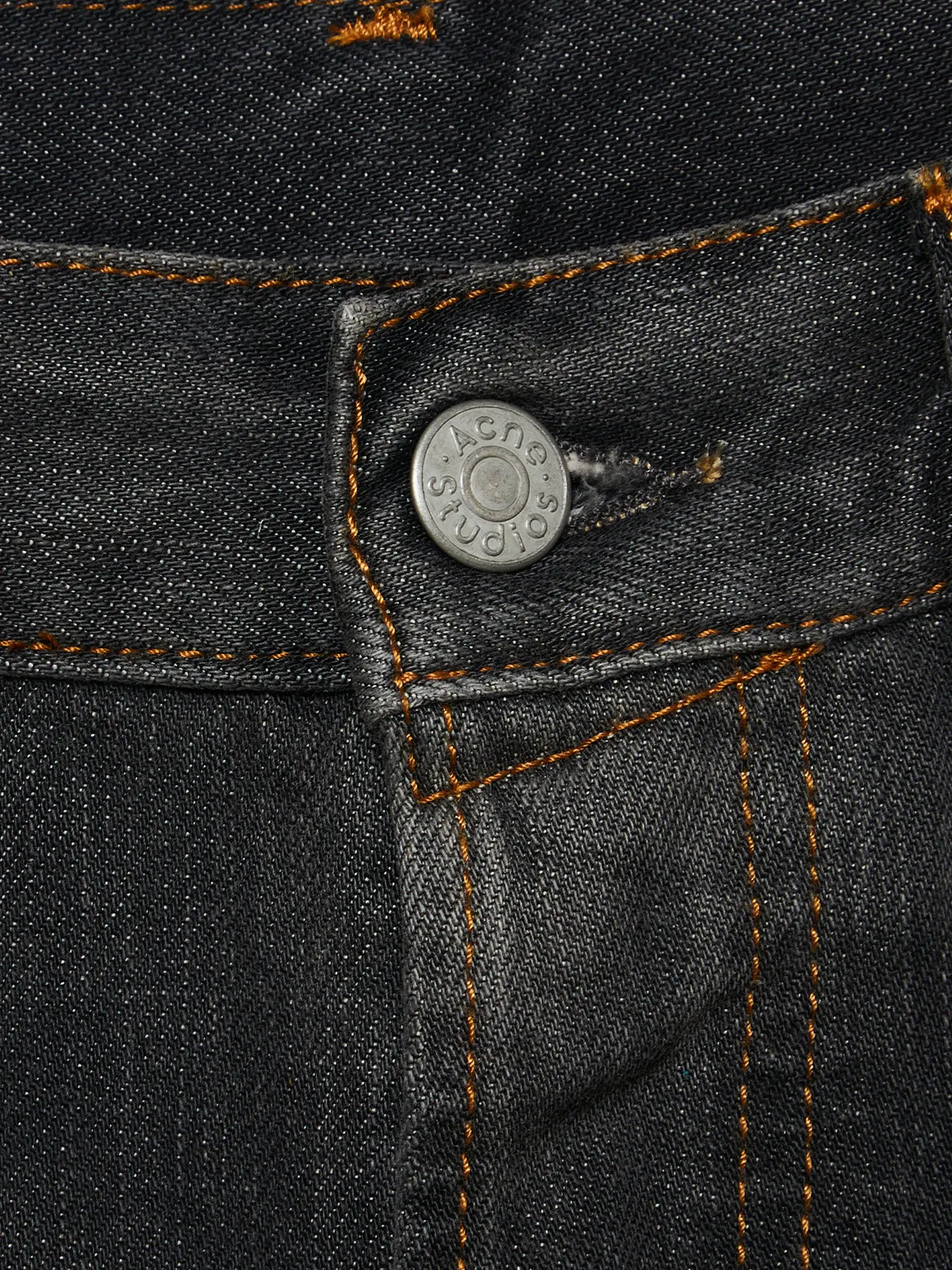 2021F Loose Fit Jeans in Black Trafalgar