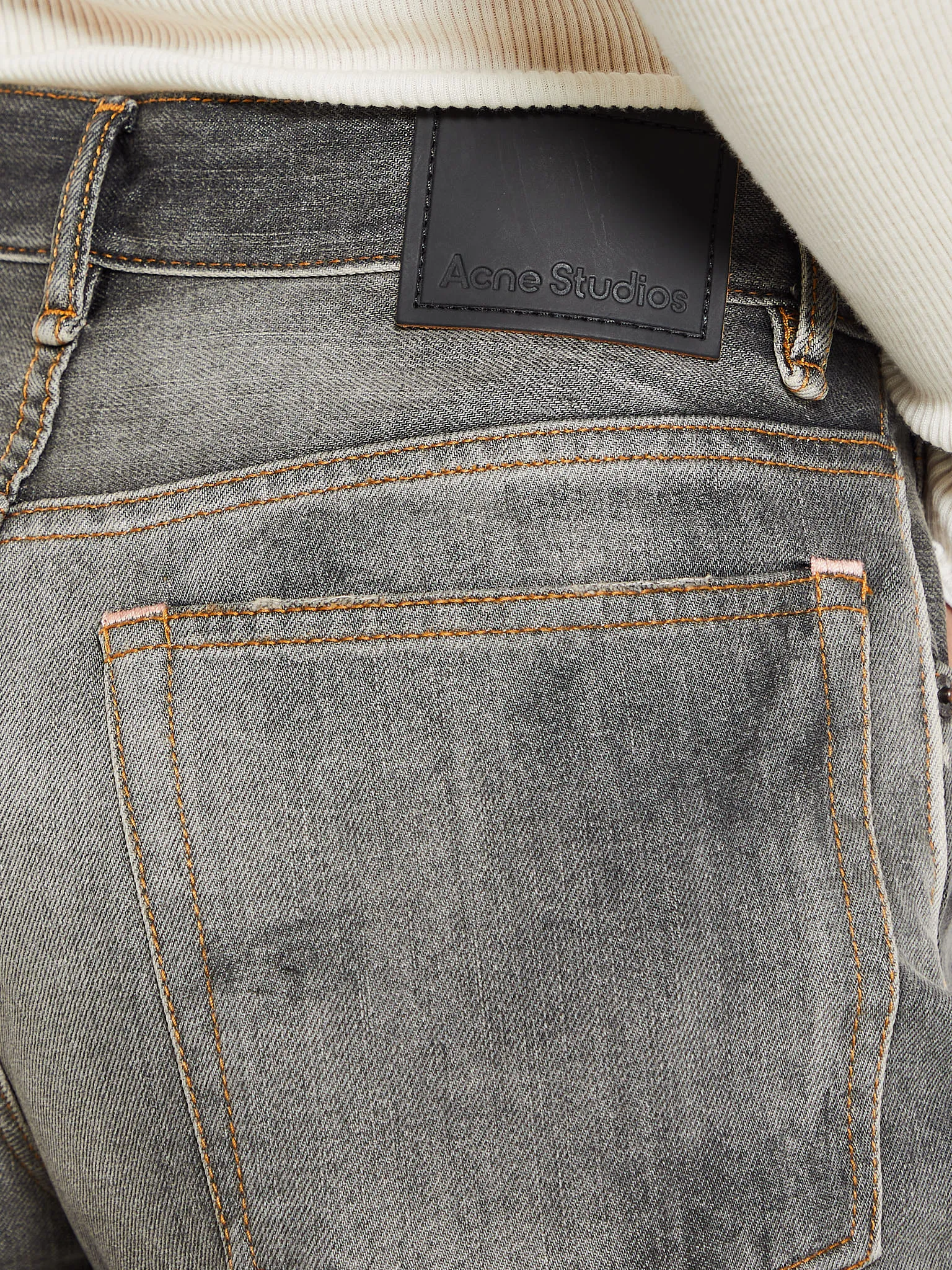 2021F Loose Fit Jeans in Black Trafalgar