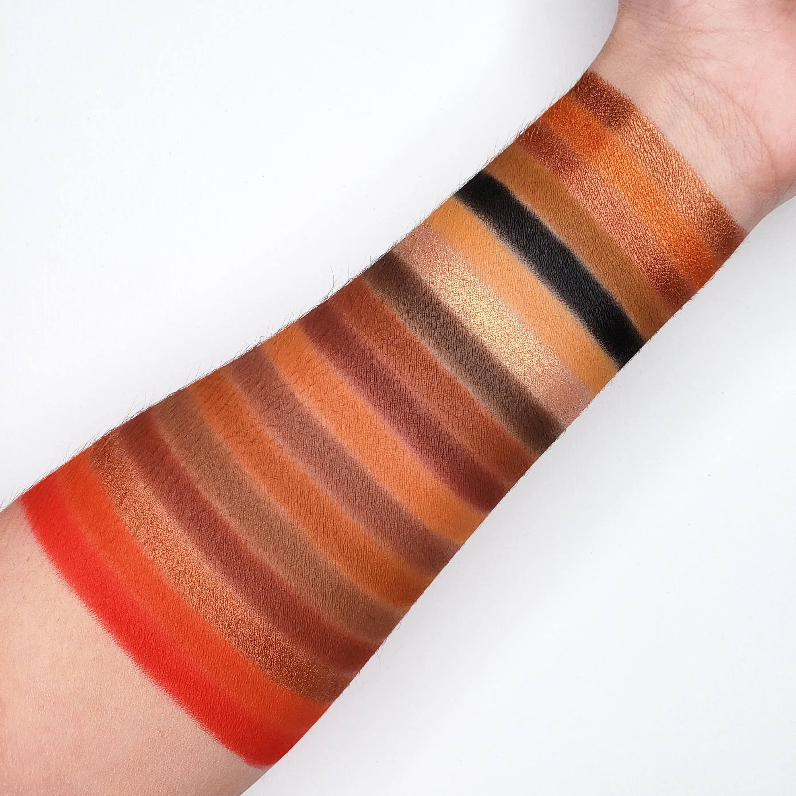 35 Color Scandalous Eyeshadow Collection 35SN