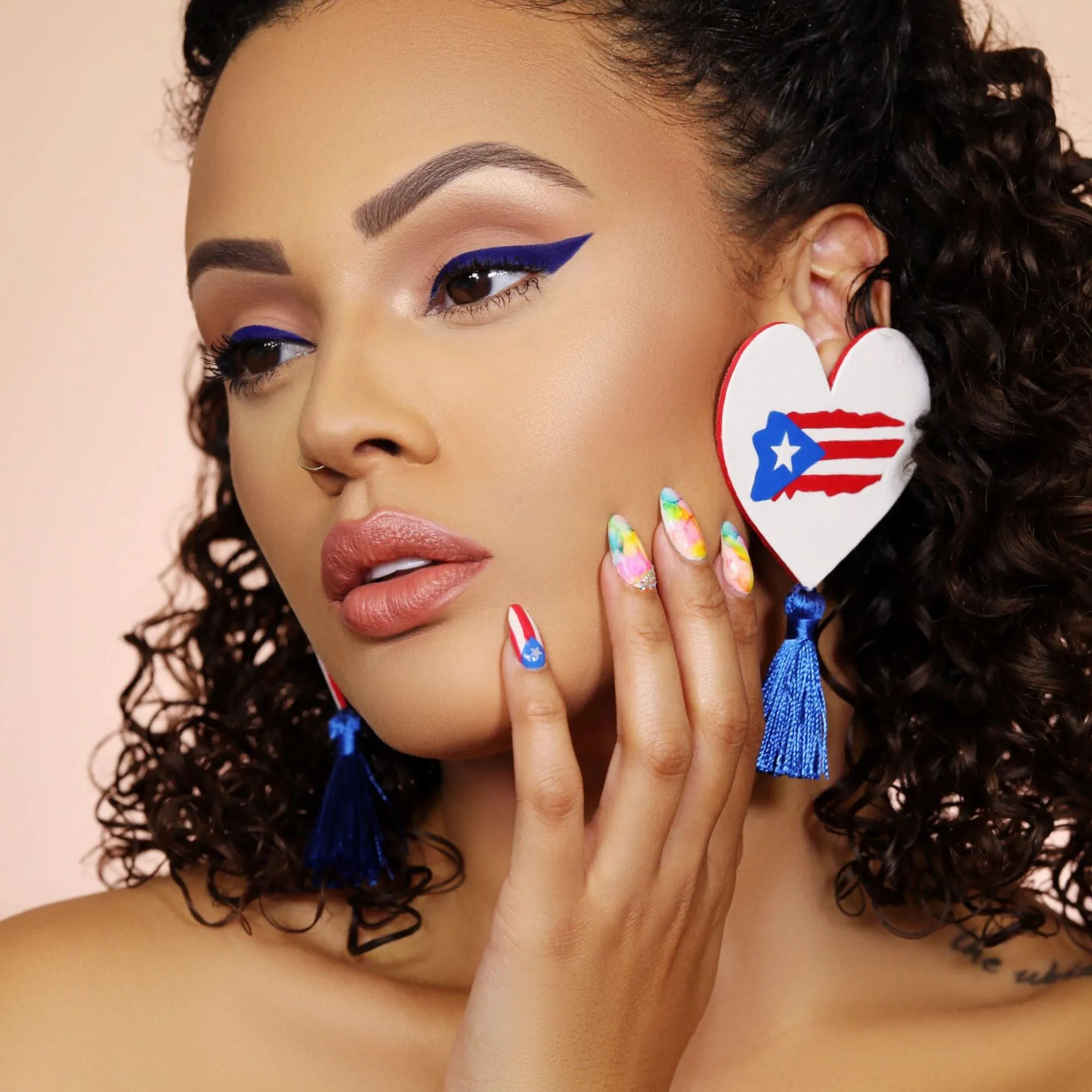 Blue Eyeliner | Bonita Bandera X Viva_Glam_Kay