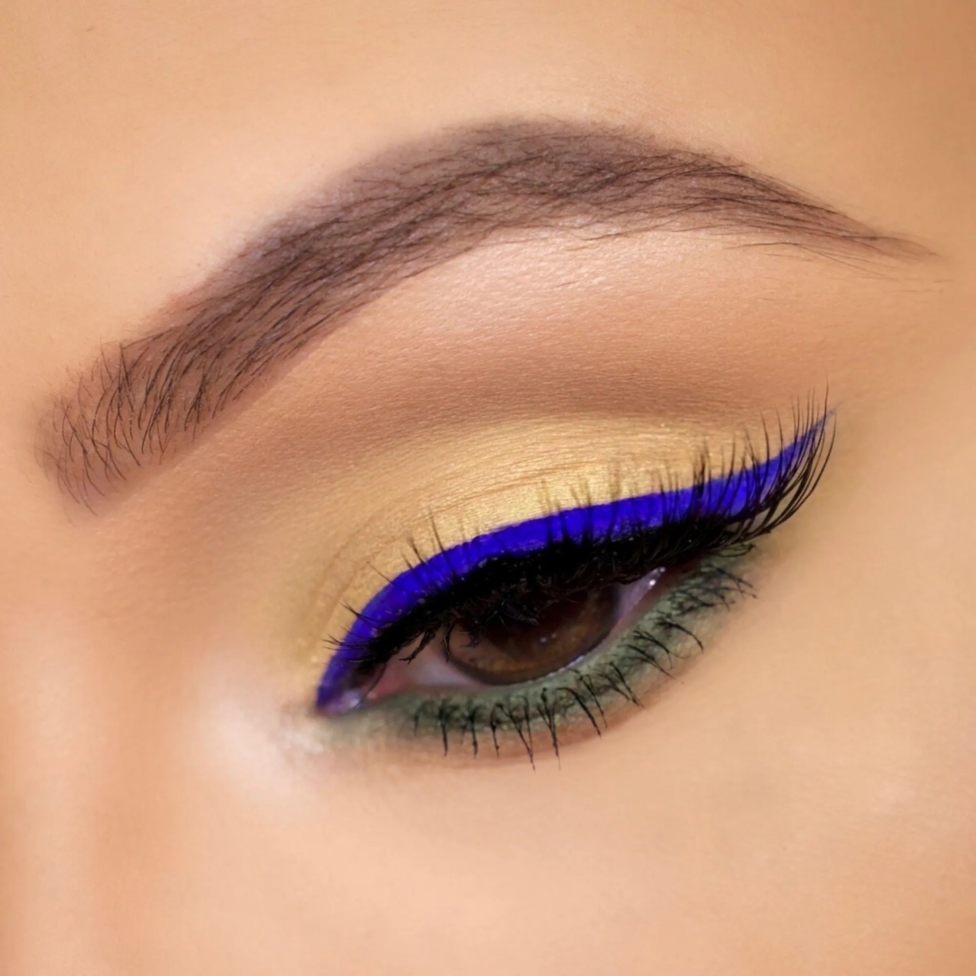 Blue Eyeliner | Bonita Bandera X Viva_Glam_Kay