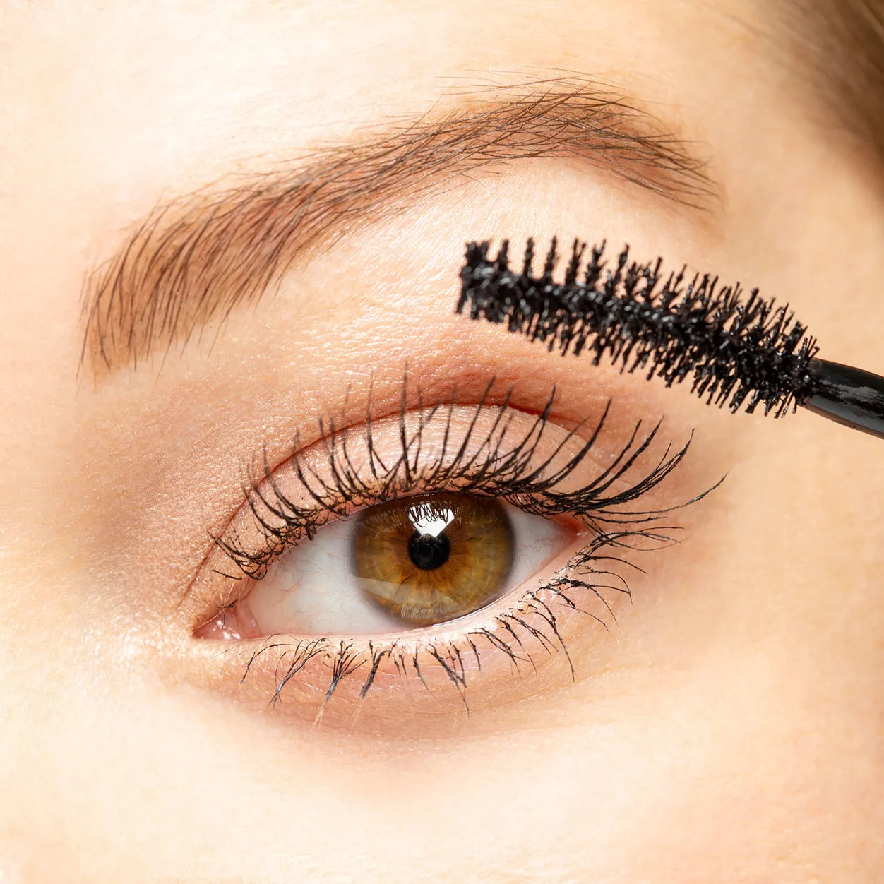 Eclipse Volumizing and Curling Mascara