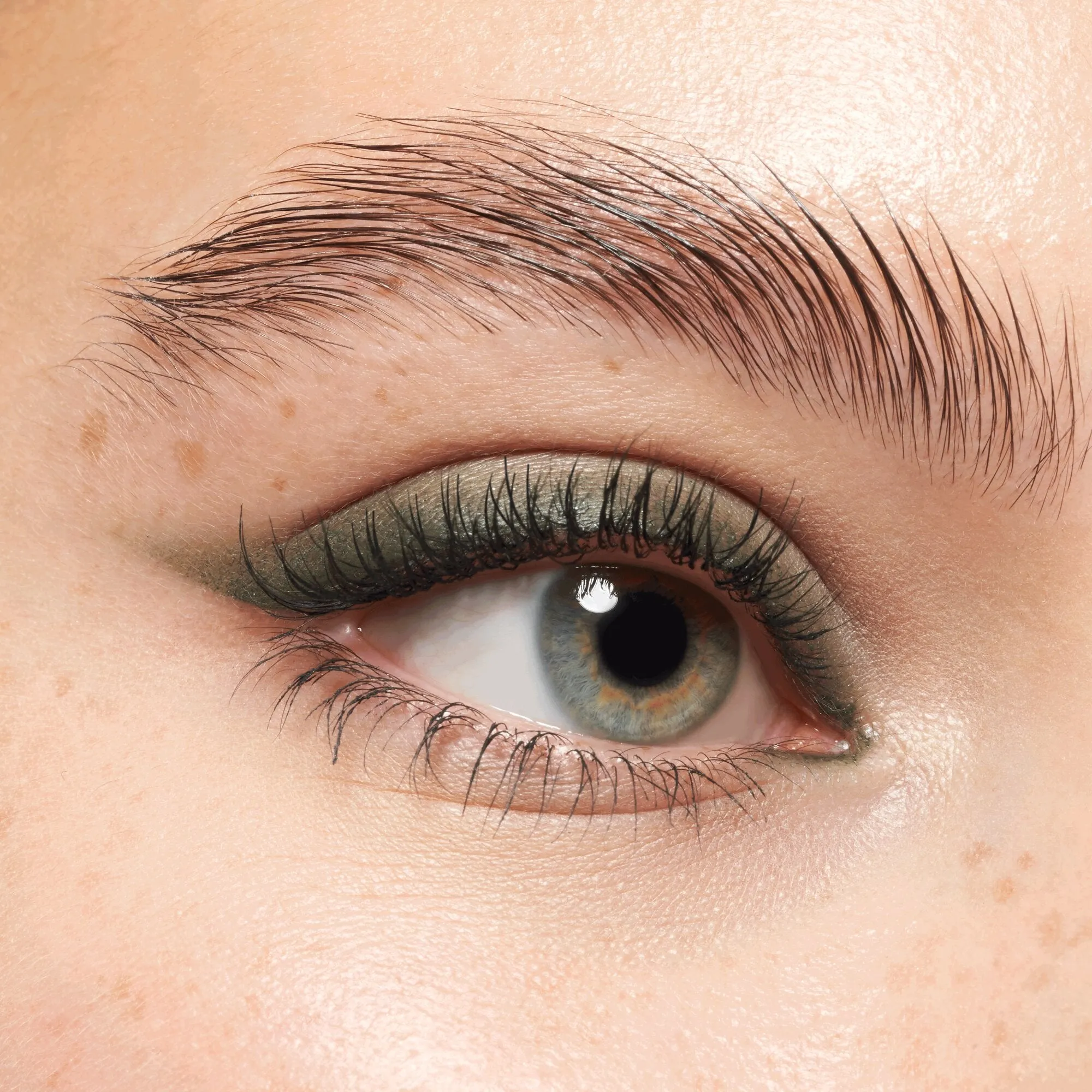 Essence Kajal Pencil Eyeliner (1g)