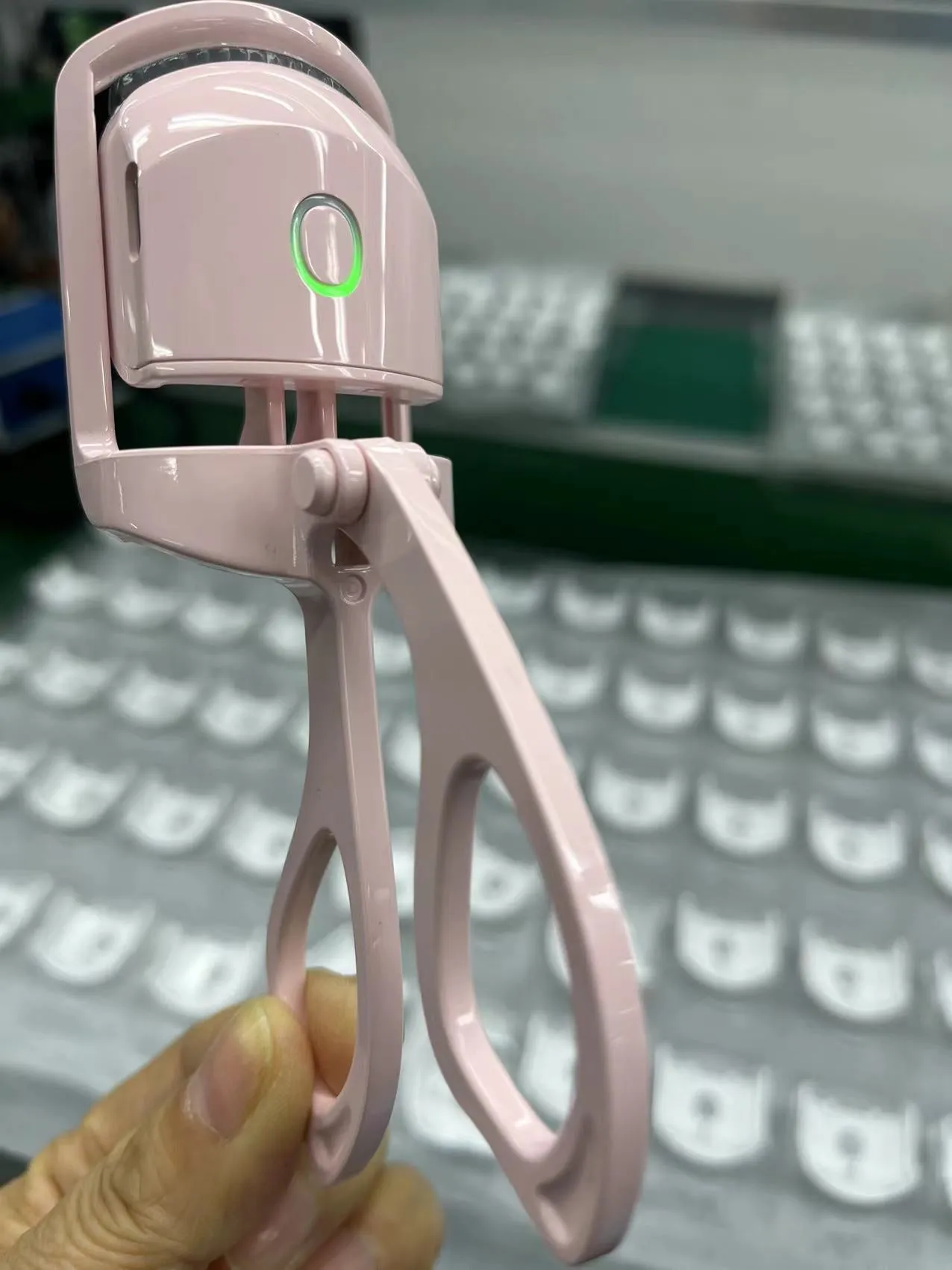 Eyelash Curler Portable Electric Heating Anti-scald Suitable for All Lash Shape Eyelash Lifting Tool Lasting Styling Makeup Tool