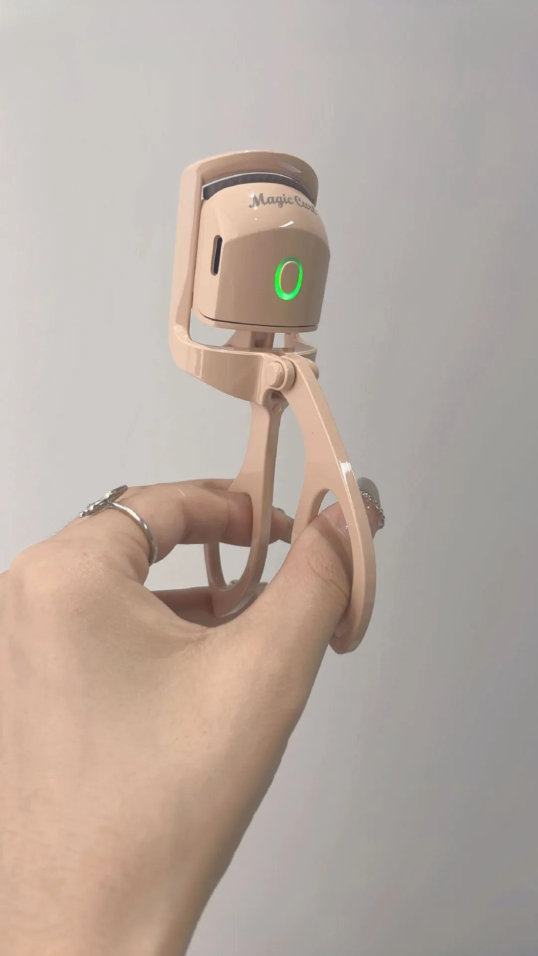 Eyelash Curler Portable Electric Heating Anti-scald Suitable for All Lash Shape Eyelash Lifting Tool Lasting Styling Makeup Tool
