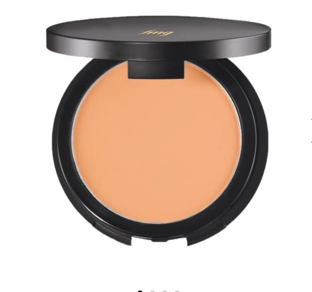 FMG Cashmere compact powder foundation