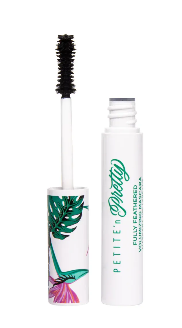 Fully Feathered Volumizing Mascara