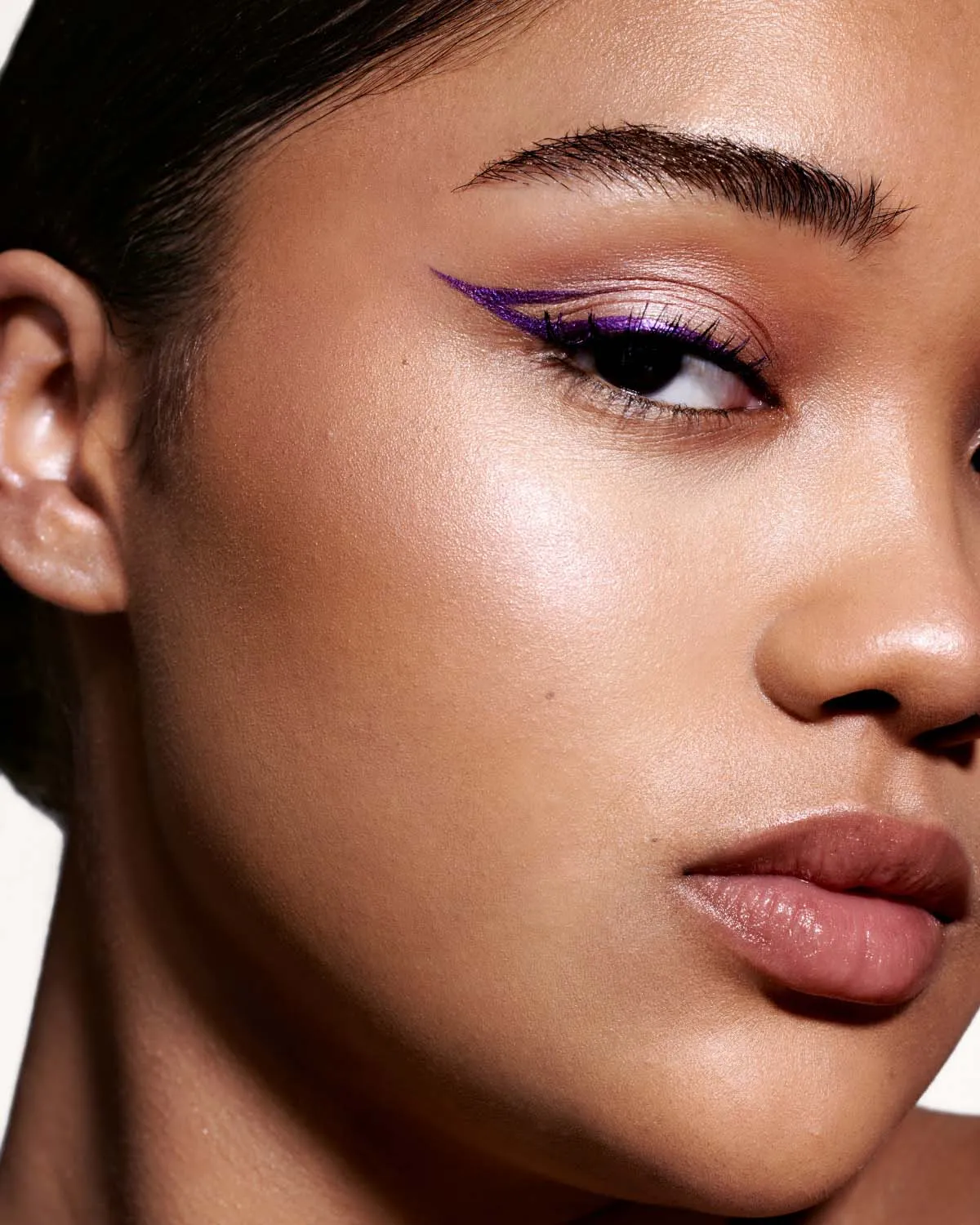Glitty Lid Shimmer Liquid Eyeliner — Amethyzz