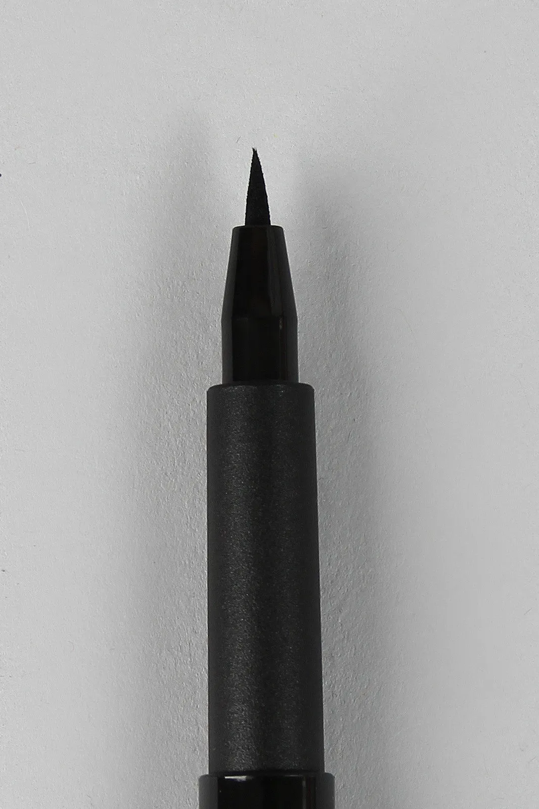 L.A. Girl Fine Line Eyeliner Pin