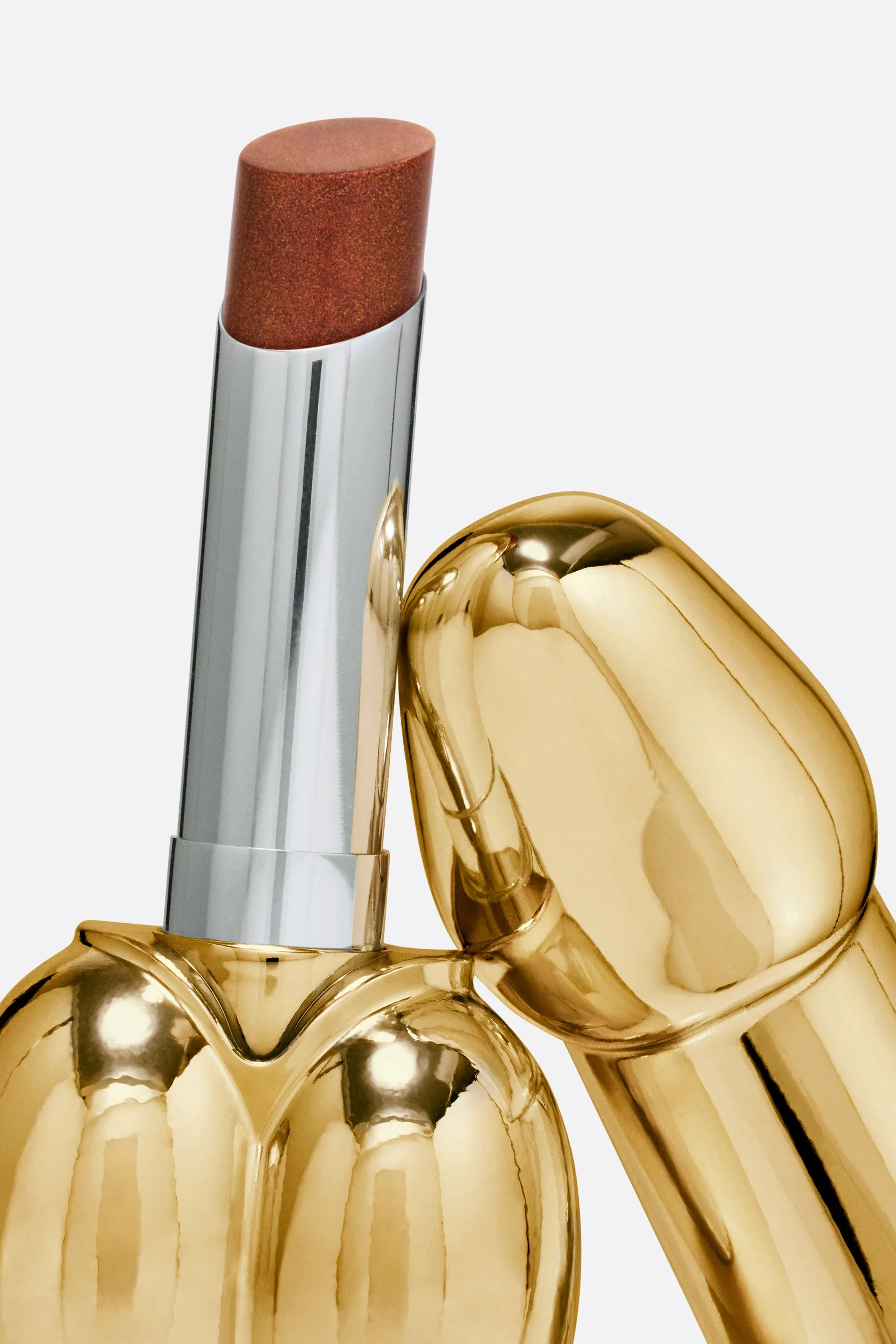 Lips Gold lipstick