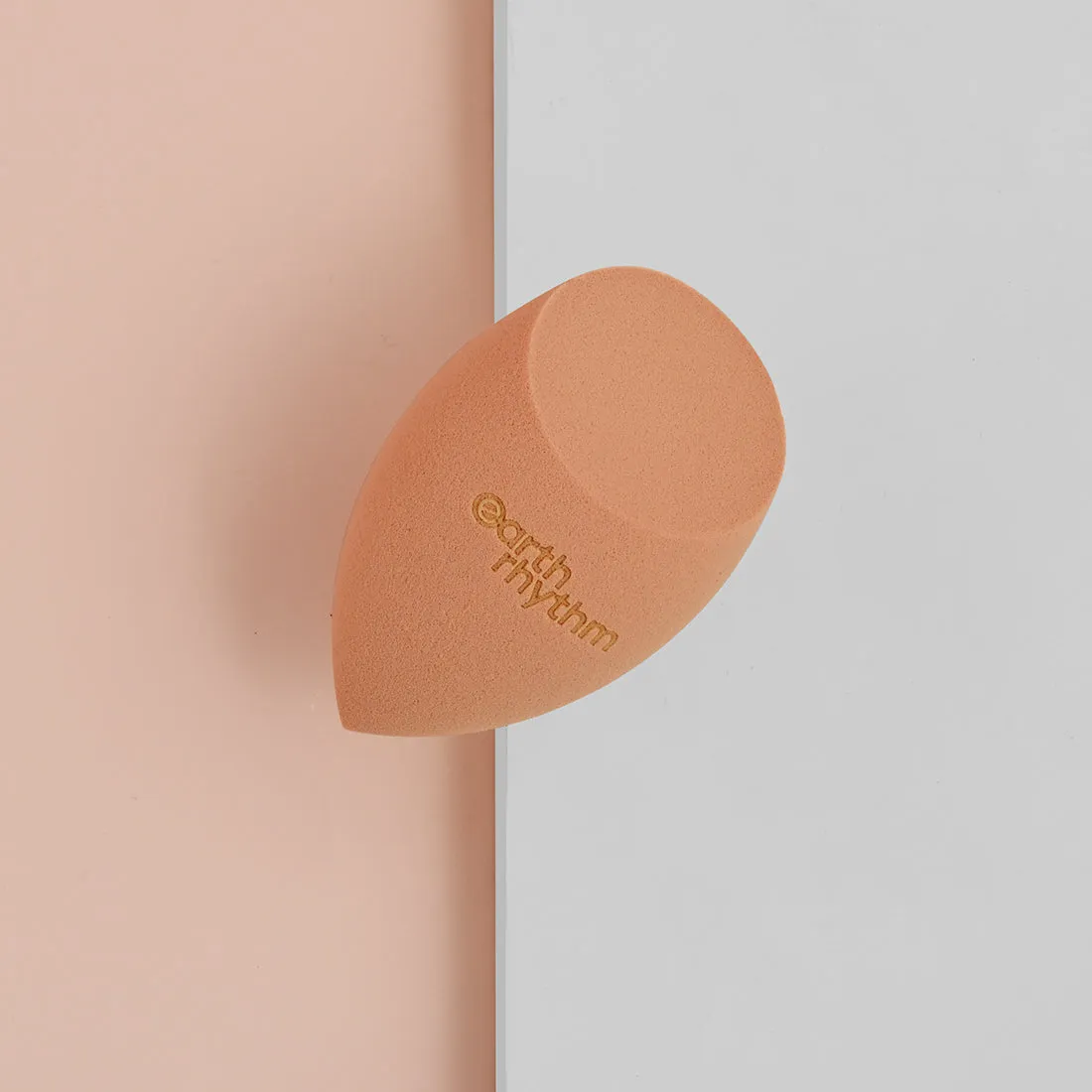 MAKEUP BLENDER