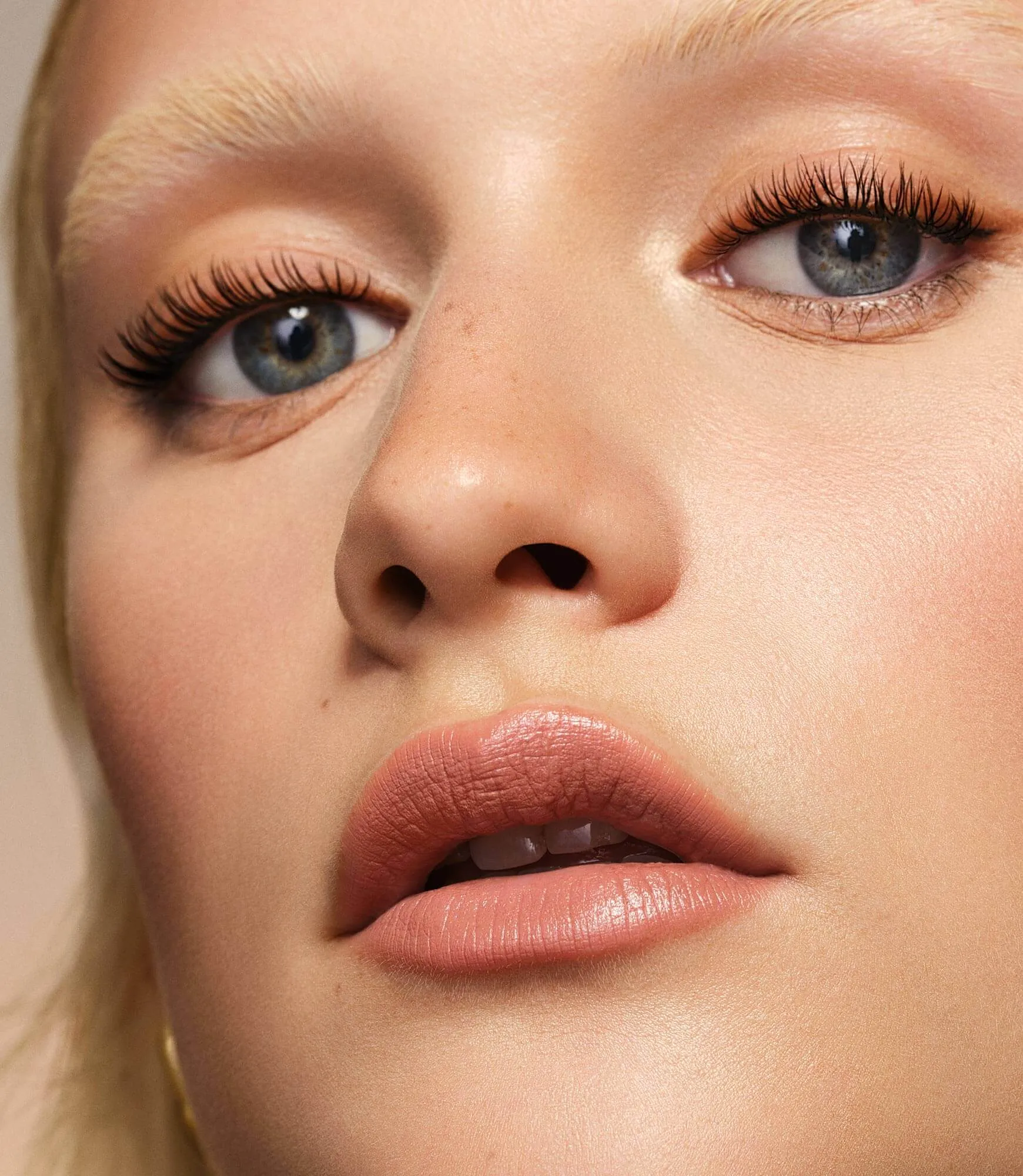 MOB Beauty Volumizing Mascara