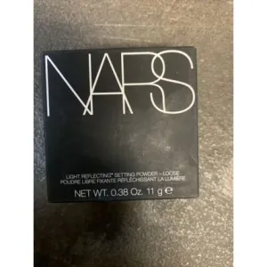NARS Light Reflective Loose Powder with Transparent Crystal