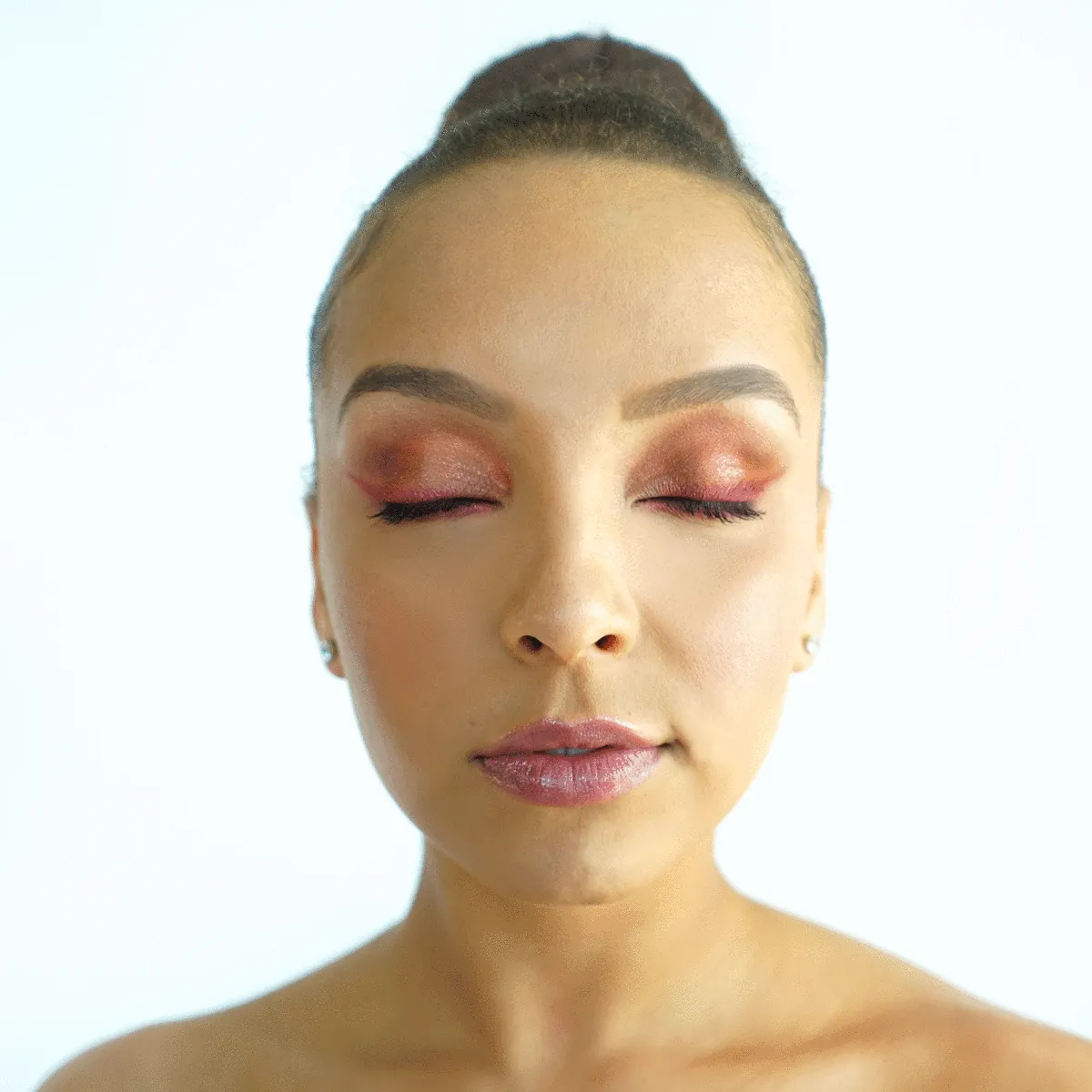 Novelera Eyeshadow Palette   Dual Ended Brush