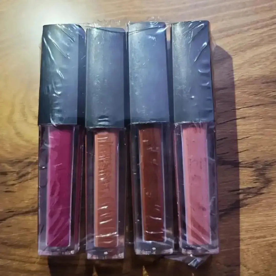 Nude Red Edition Different Liquid Nude Lipstick Shades Set of 4 (16ml)