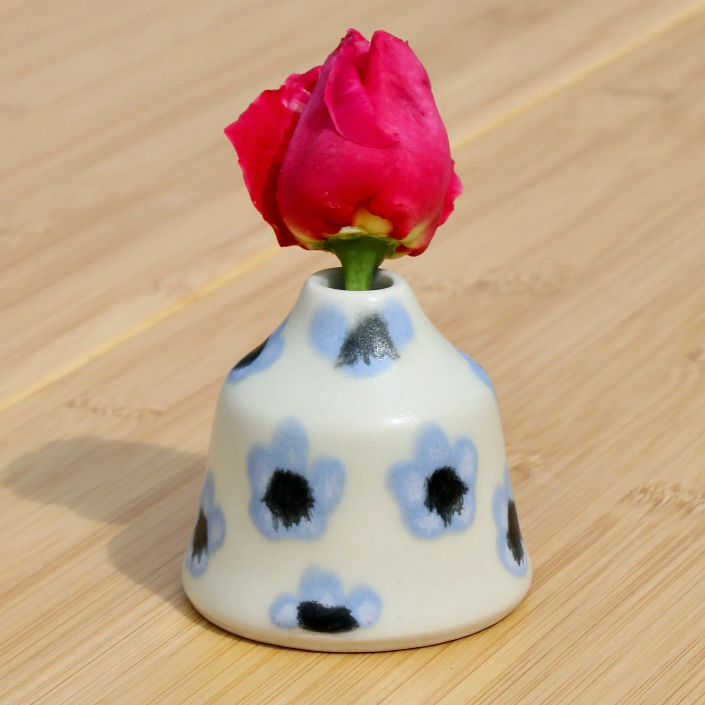 Periwinkle Flora Desk Friend
