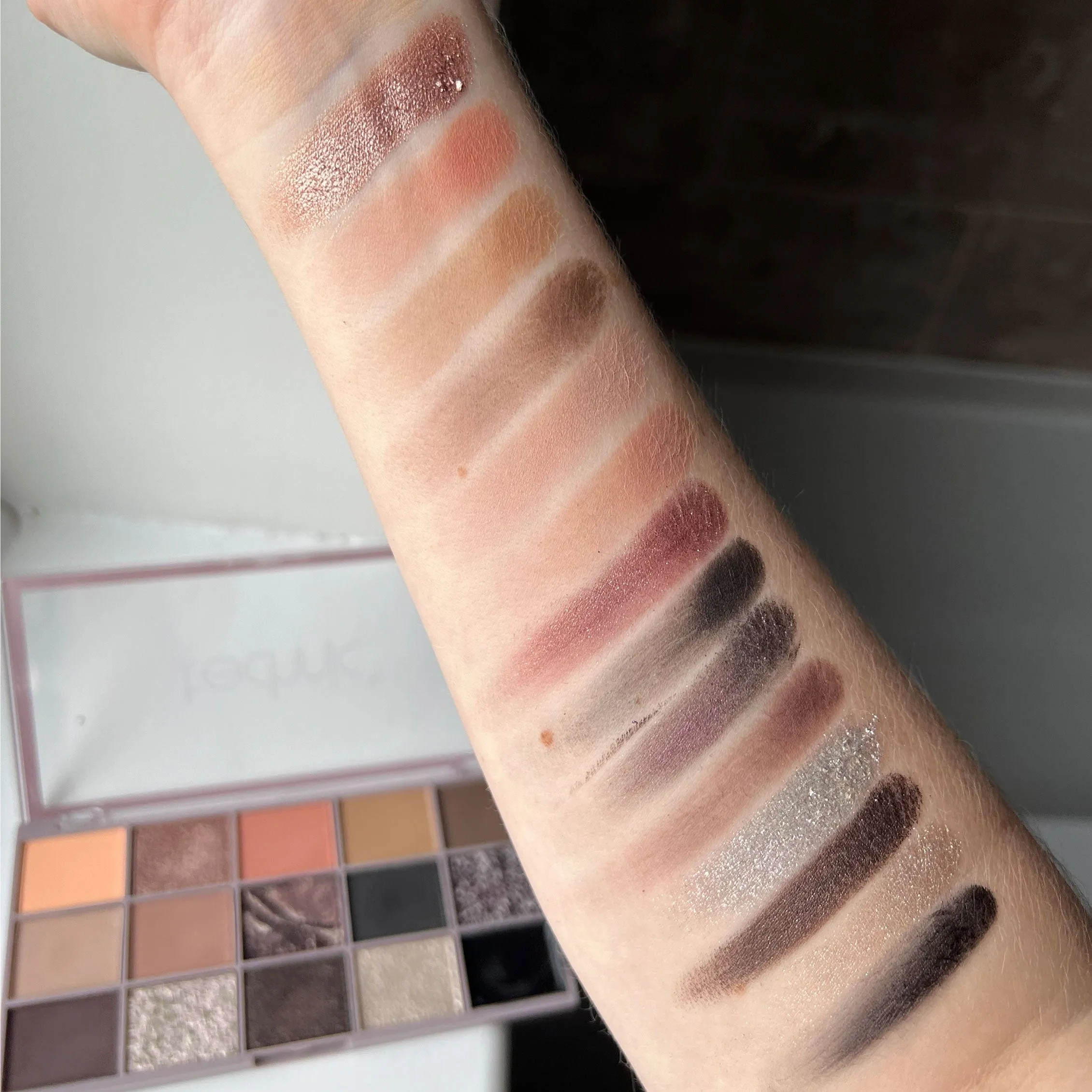 Technic Smokey Quartz Palette