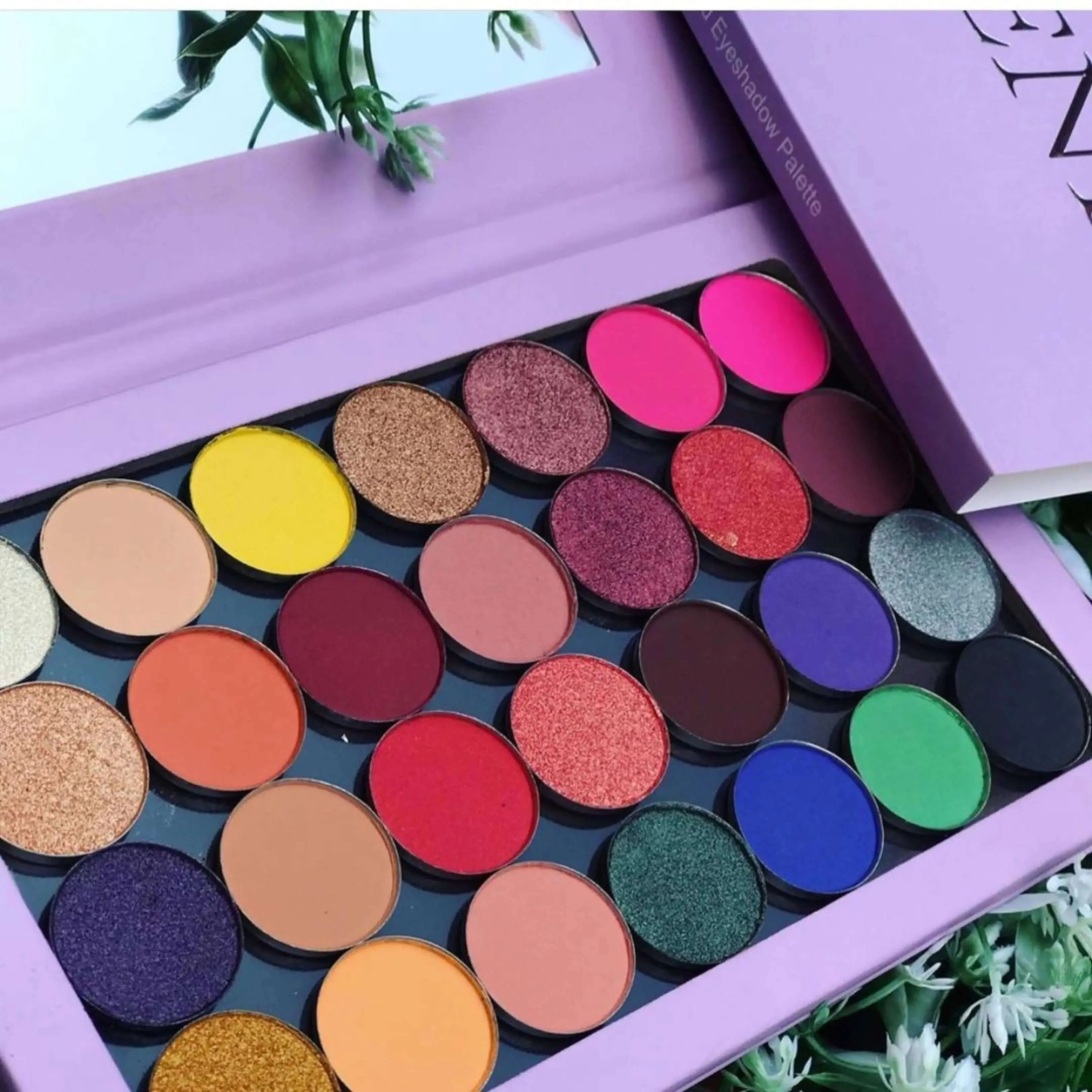 Vee Beauty Ogene Eyeshadow Palette