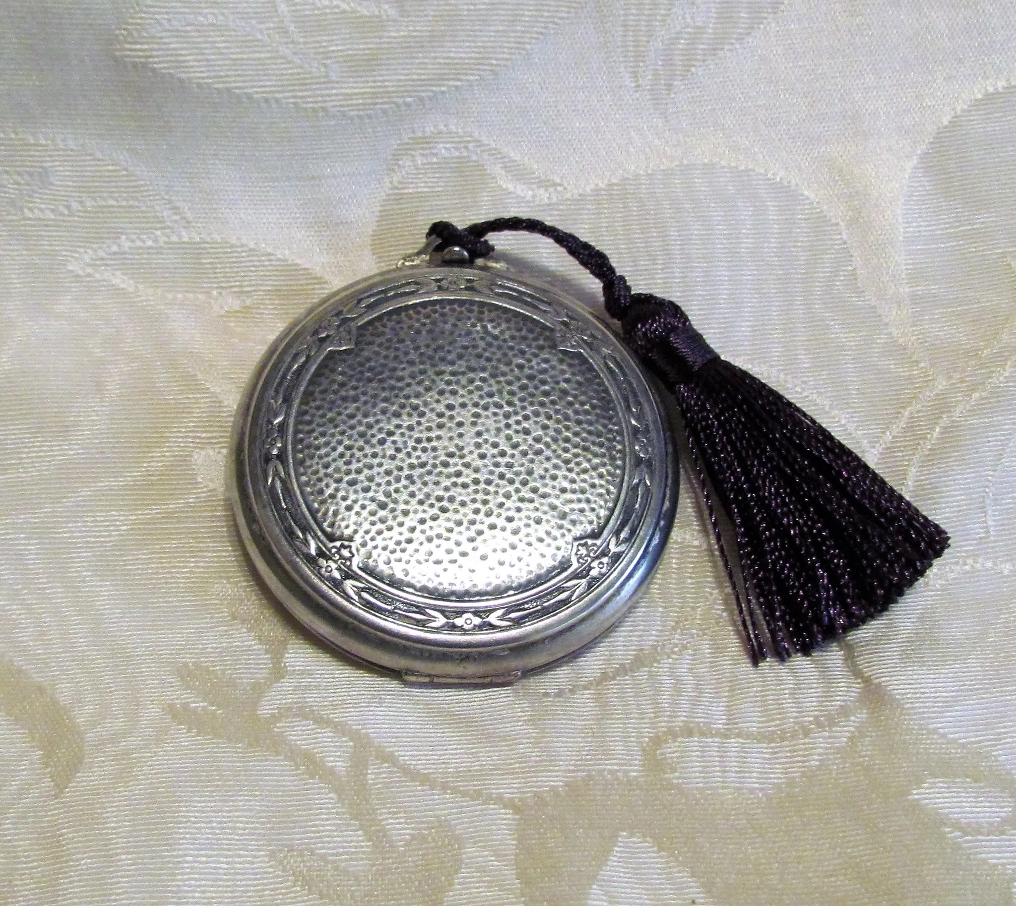 Victorian Djer Kiss Compact 1920s Silver Plated Powder Compact