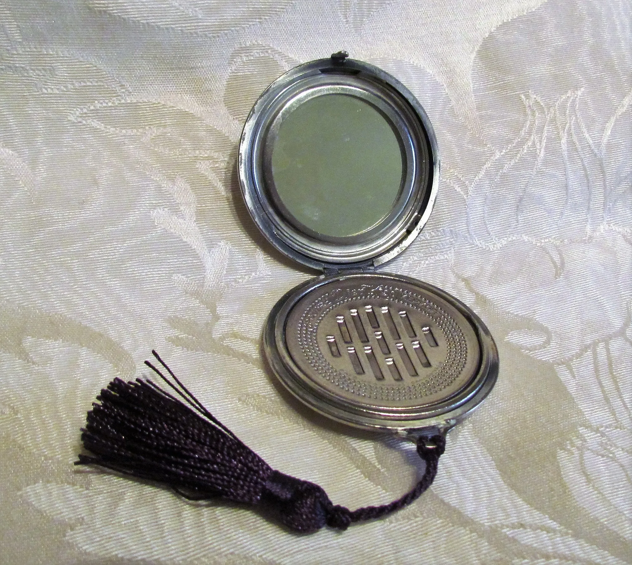 Victorian Djer Kiss Compact 1920s Silver Plated Powder Compact