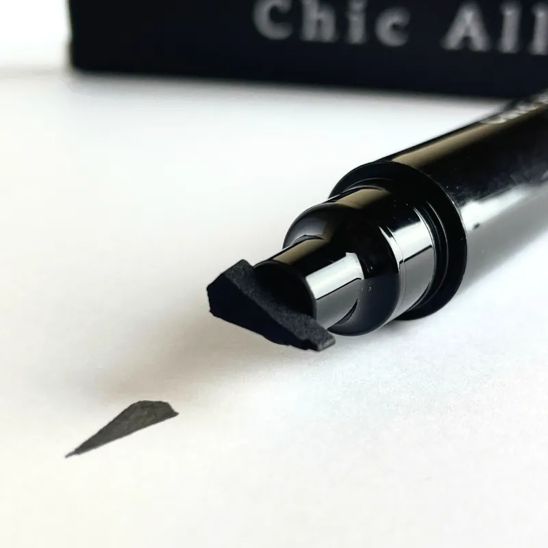 Winged Eyeliner Stamp 2-1